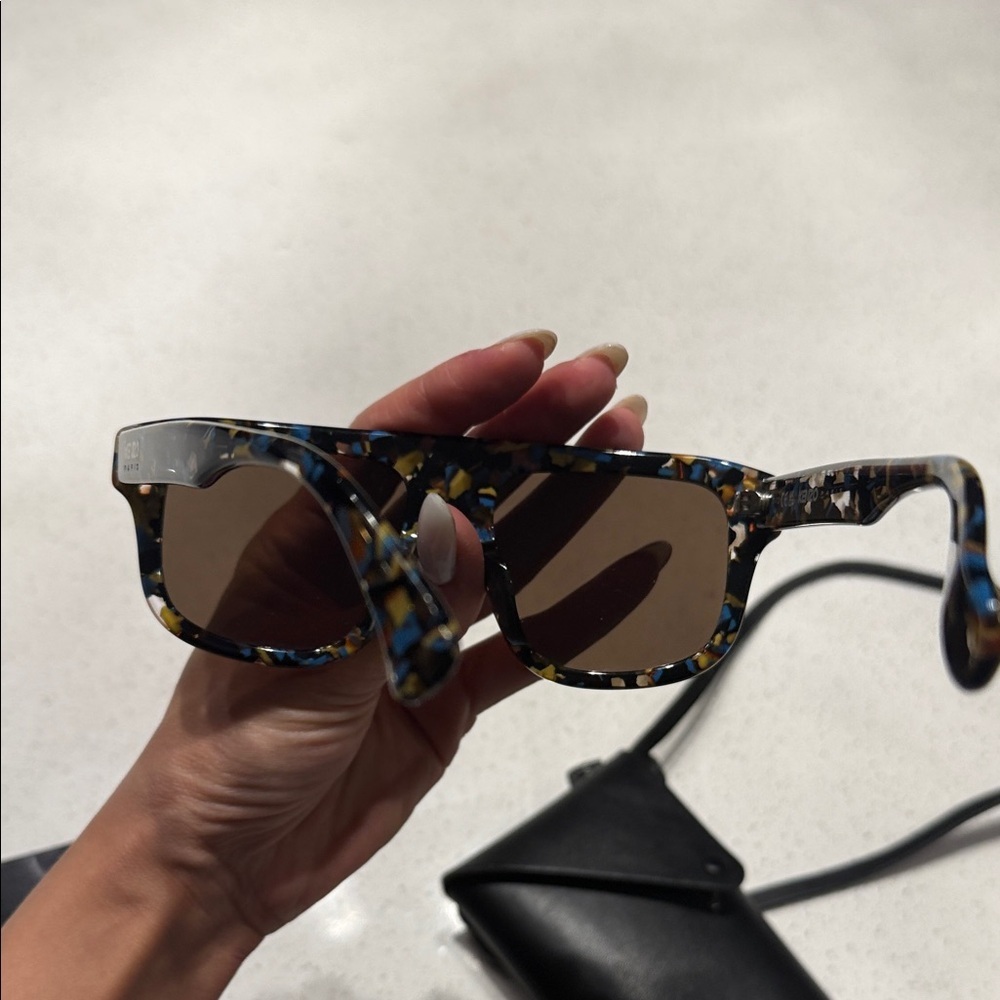 Kenzo Men’s Tortoise Shell Sunglasses with Black Case - Picture 4 of 4